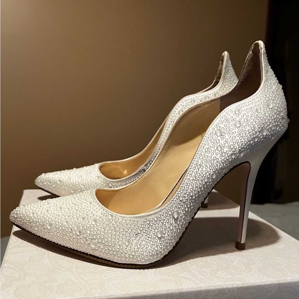 Jessica Simpson White Embellished Heels